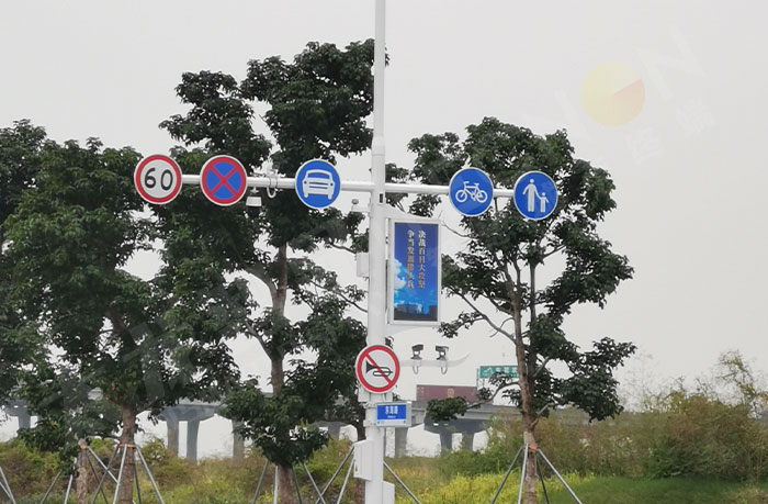 led燈桿屏|智慧燈桿屏|led廣告機(jī)|智慧路燈屏|戶(hù)外LED廣告機(jī)|燈桿屏|智慧燈桿|智慧路燈